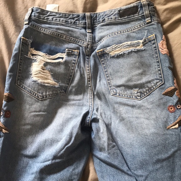 embroidered girlfriend jeans - Picture 3 of 7